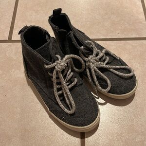 Toddler Boys Size 10 Old Navy Gray shoes with side zipper